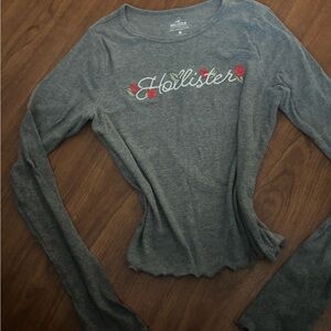 Hollister Charcoal Long Sleeve Tee with Floral Embroidery 🌹 🪡